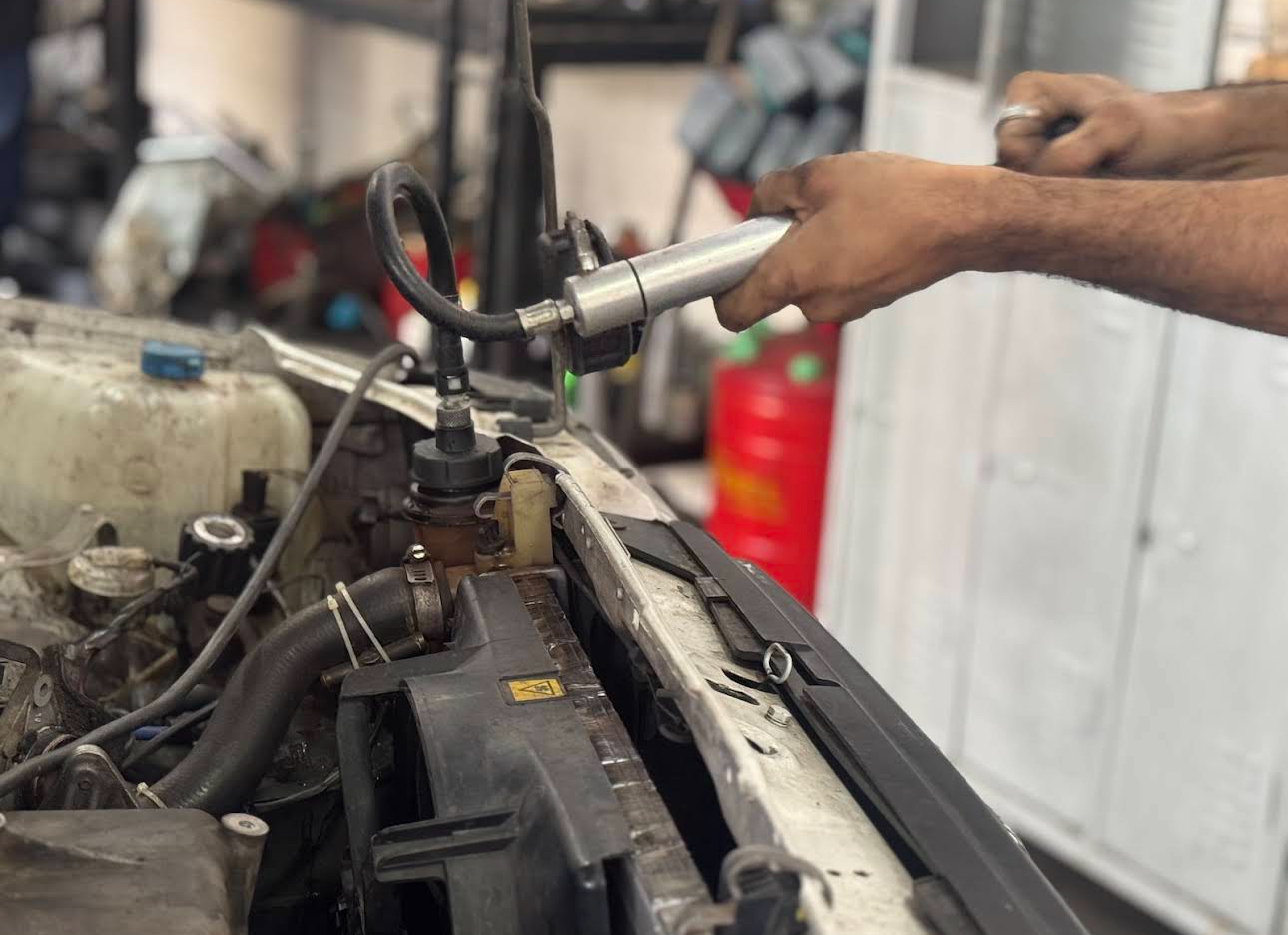 Troca de óleo na R2 Centro Automotivo em Serra ES